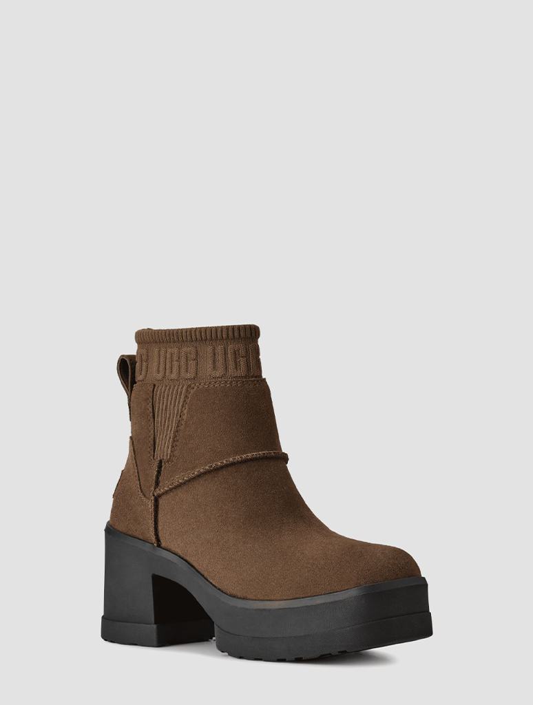 UGG Moxy Chelsea Boot