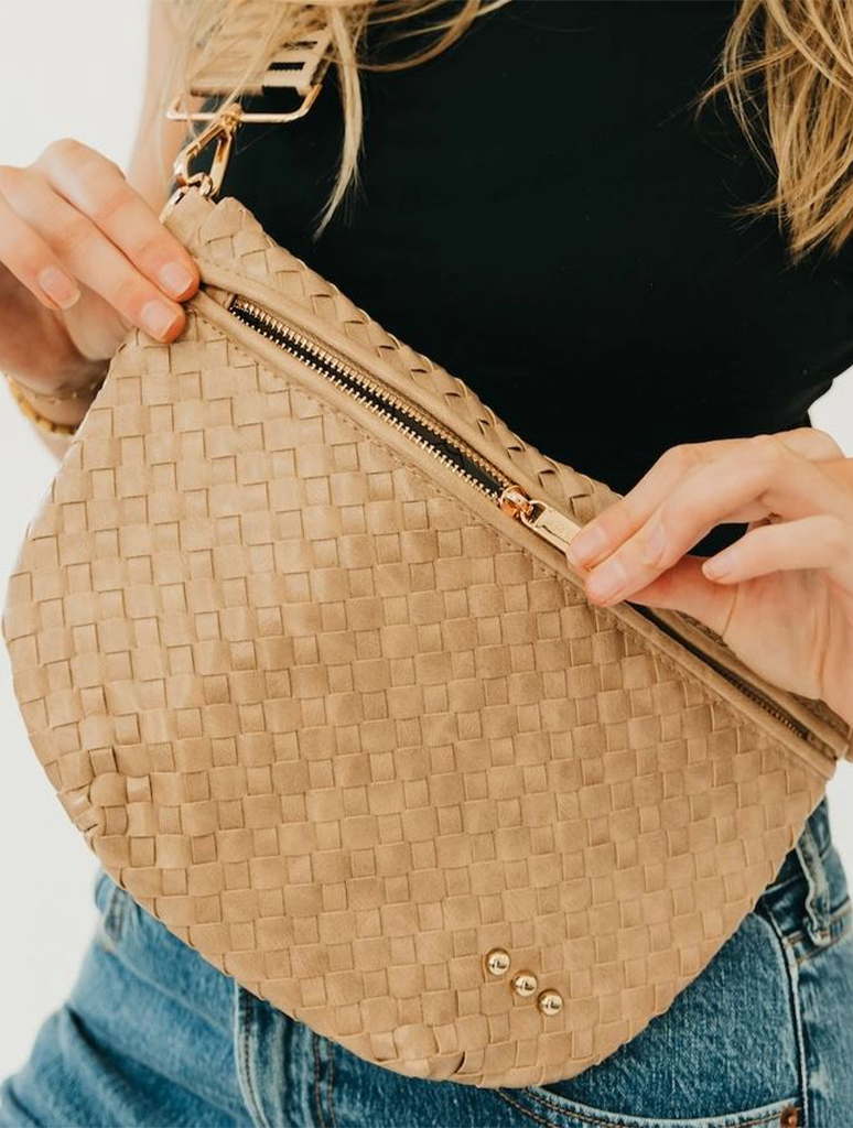 BAG-WES-TAU-BLTSTUD_PRETTYSIMPLE-1