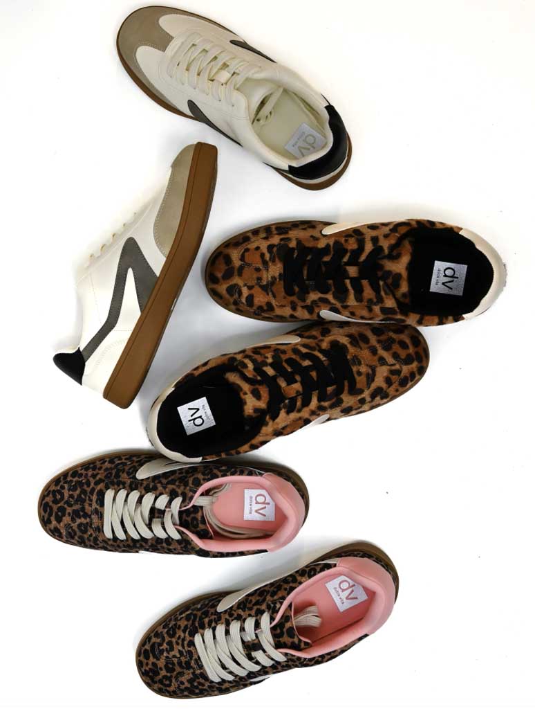 DV Voyage Sneaker