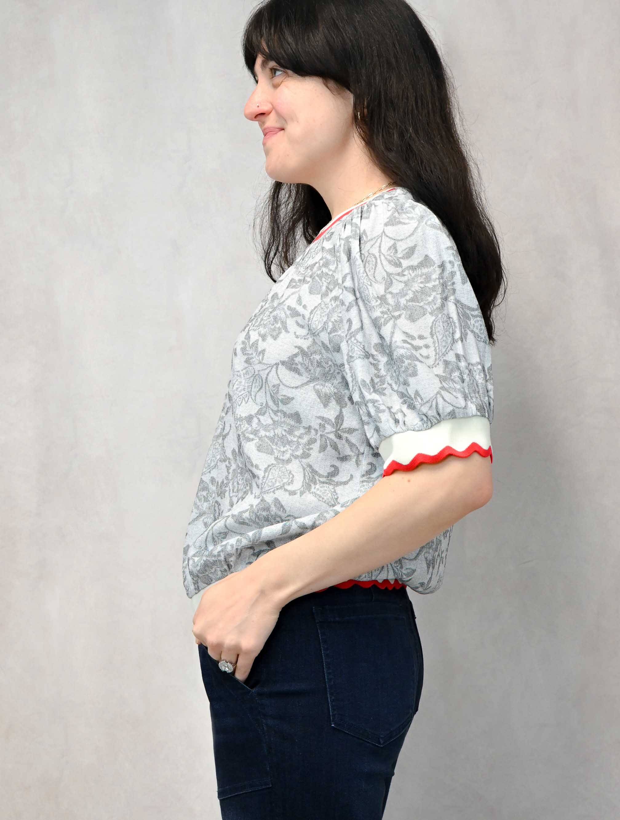 Contrast Wavy Band Detailed Floral Paisley Top