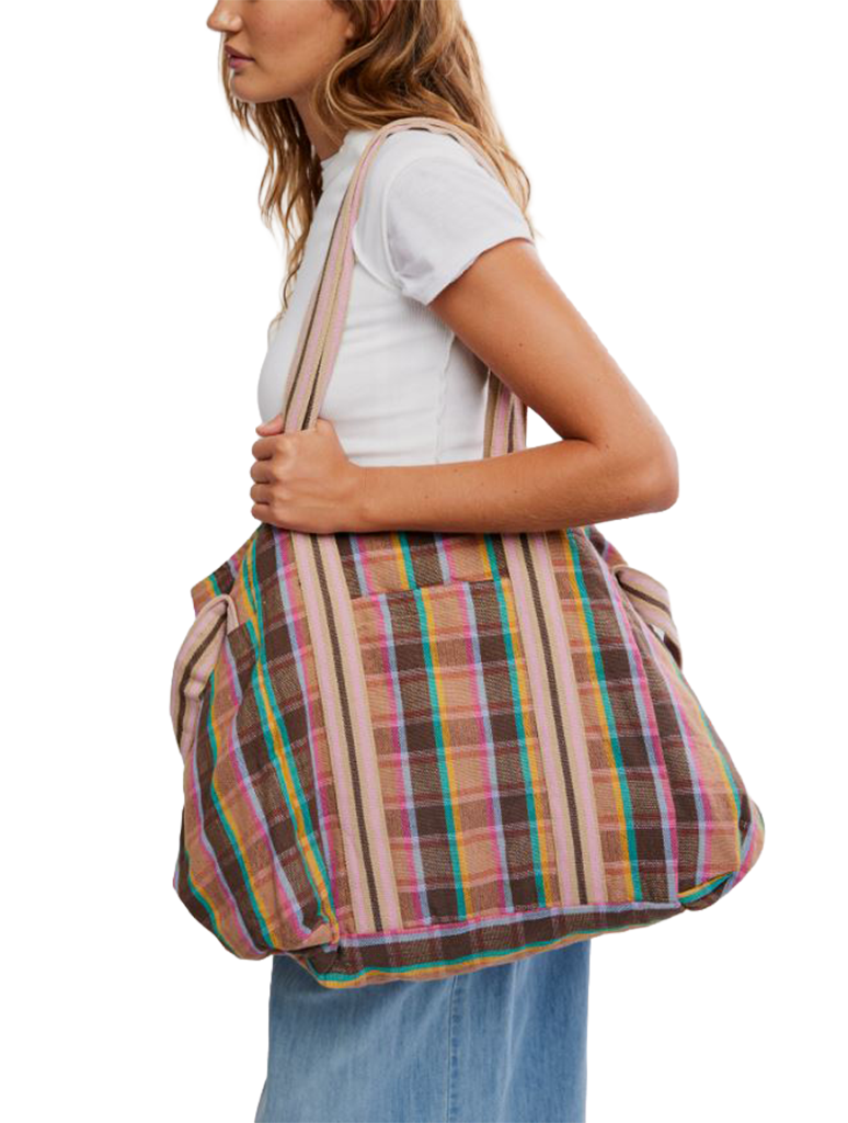 OB2468169-1108_FEREPEOPLE-2