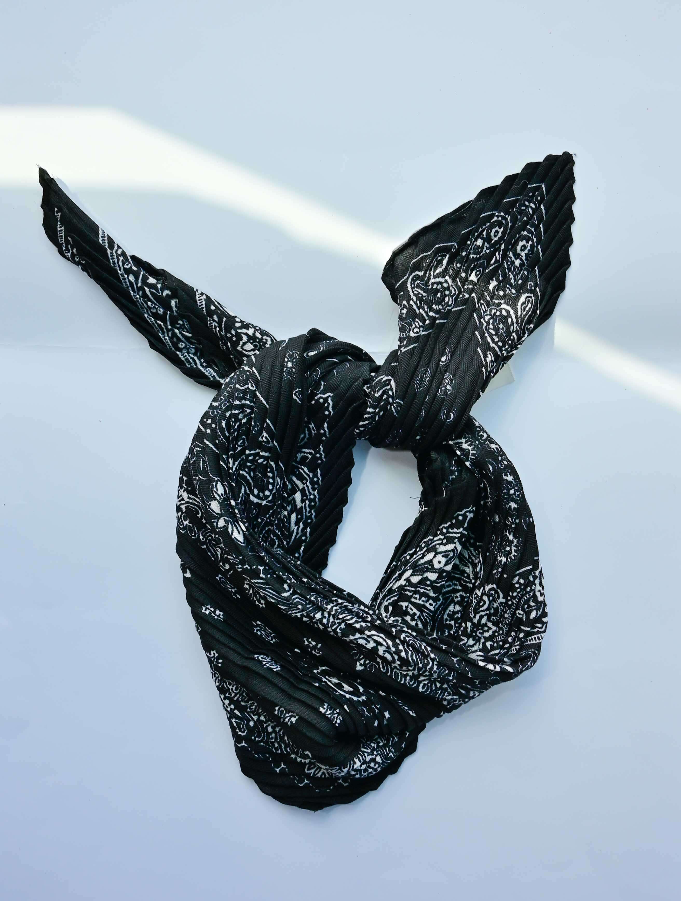 Paisley Bandana Pattern Crinkle Square Scarf