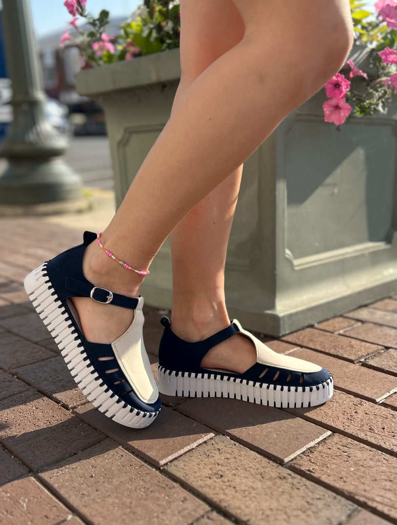Ilse Jacobsen Tulip 9378 T-Strap in Dark Indigo/Kit