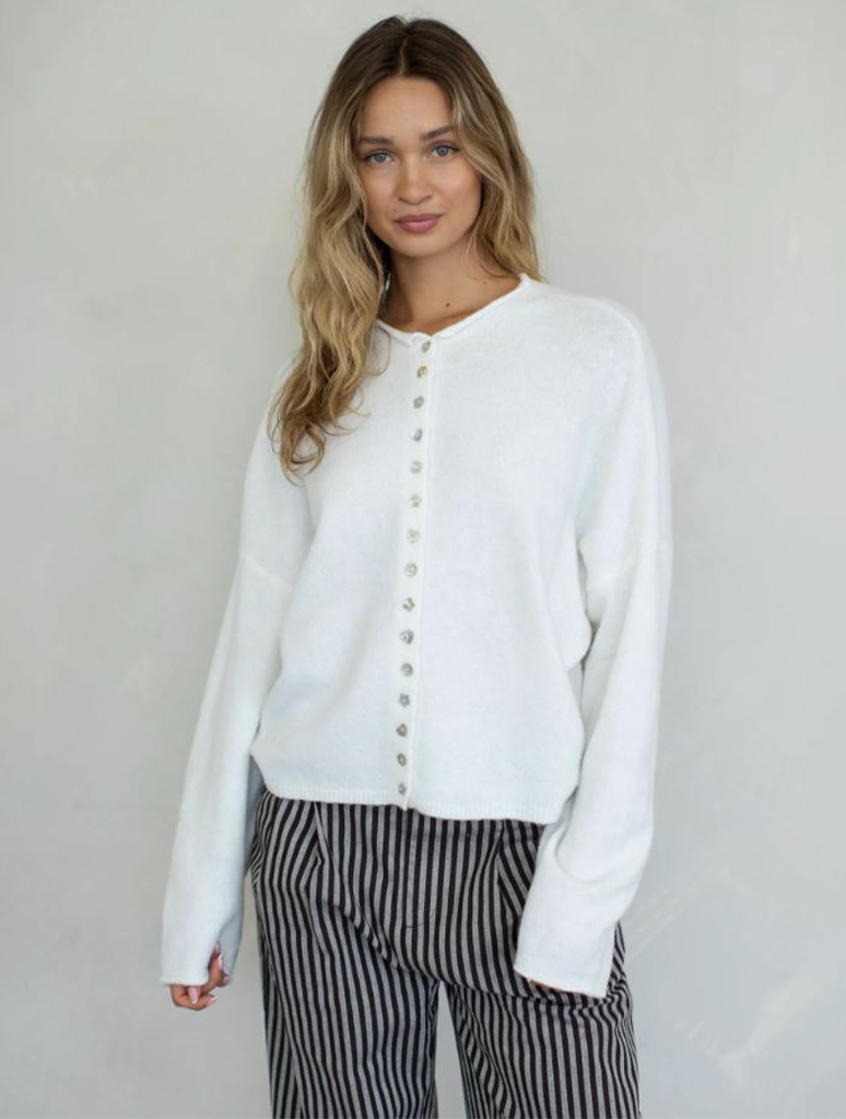 TBW14380-SNOW_THINGSBETWEEN-1