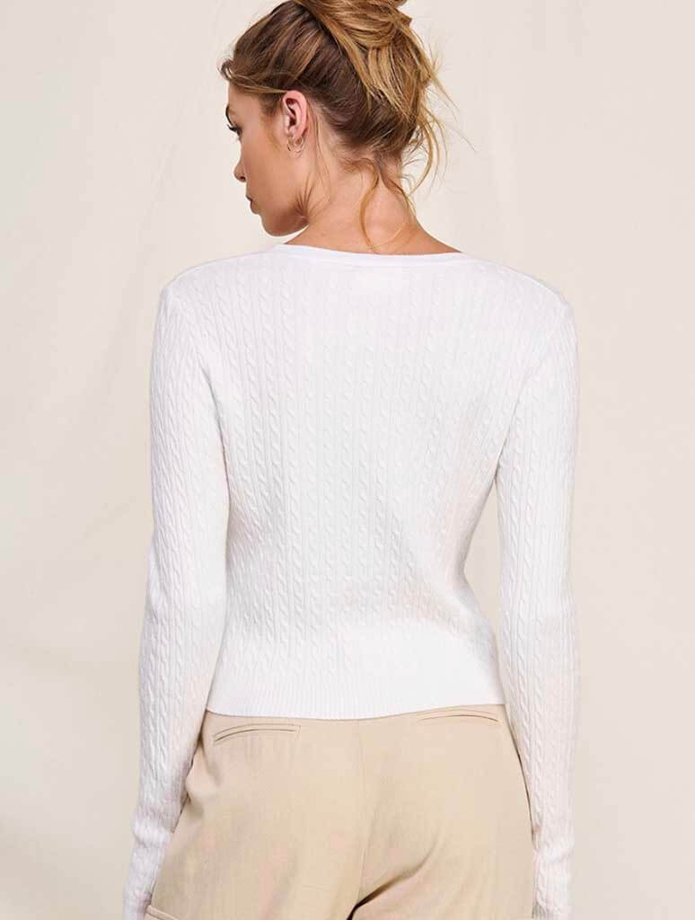 Cable Knit V-Neck Pullover in Off White