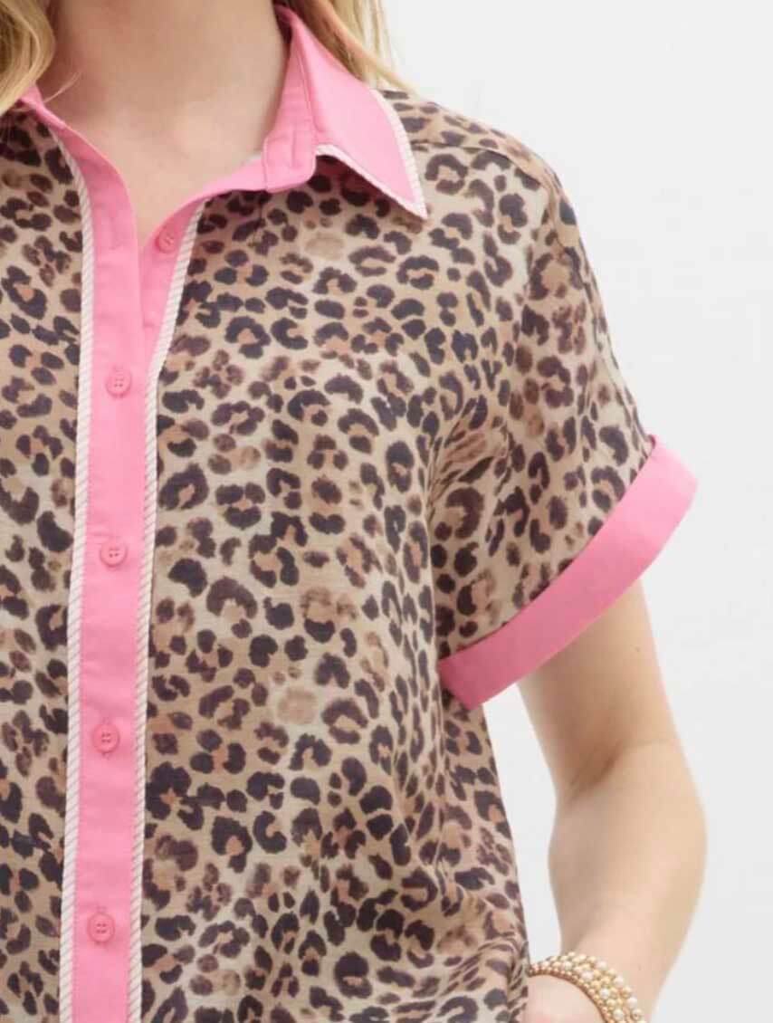 Leopard Print Short Sleeve Top with Contrasting Collar