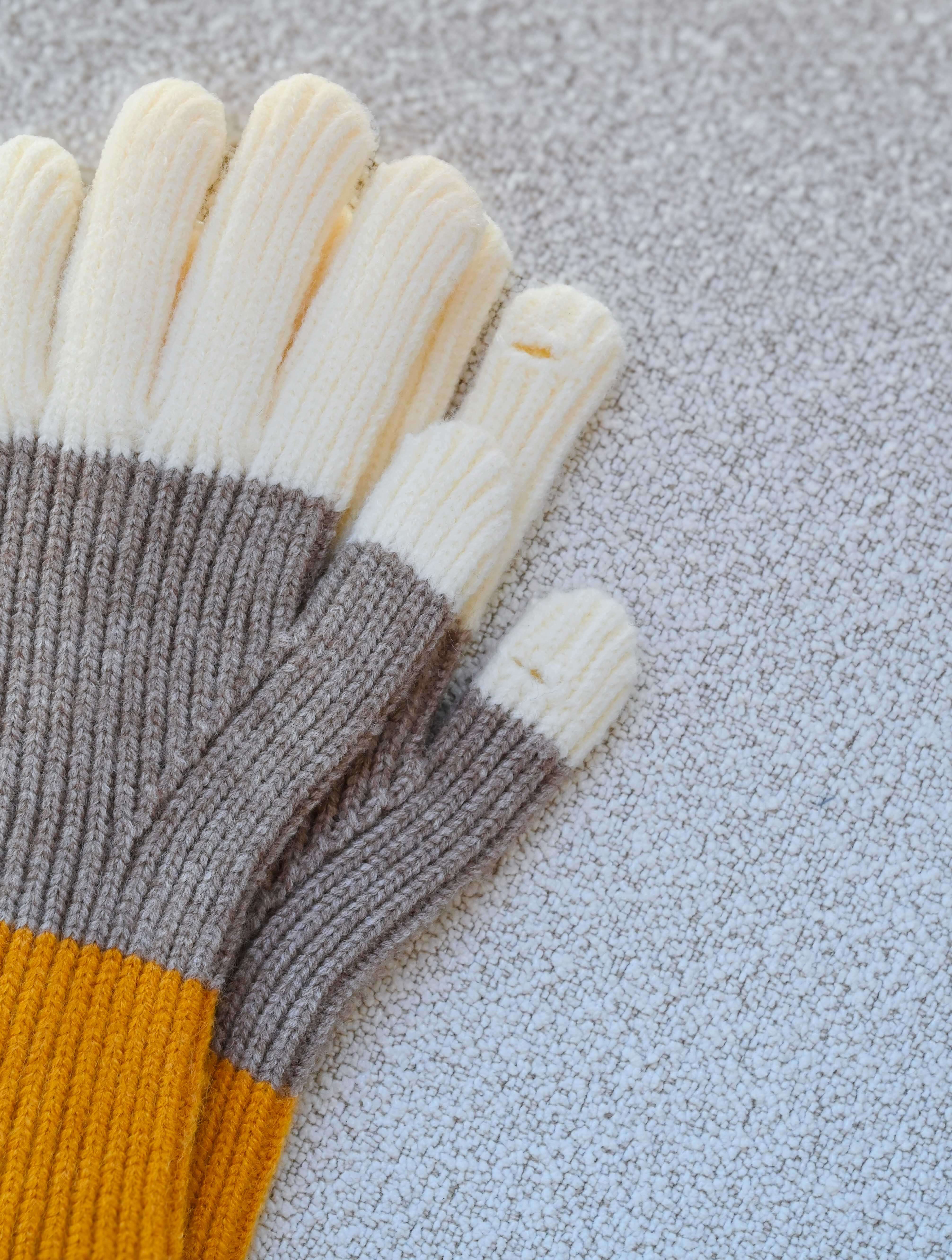 Trio Color Block Gloves