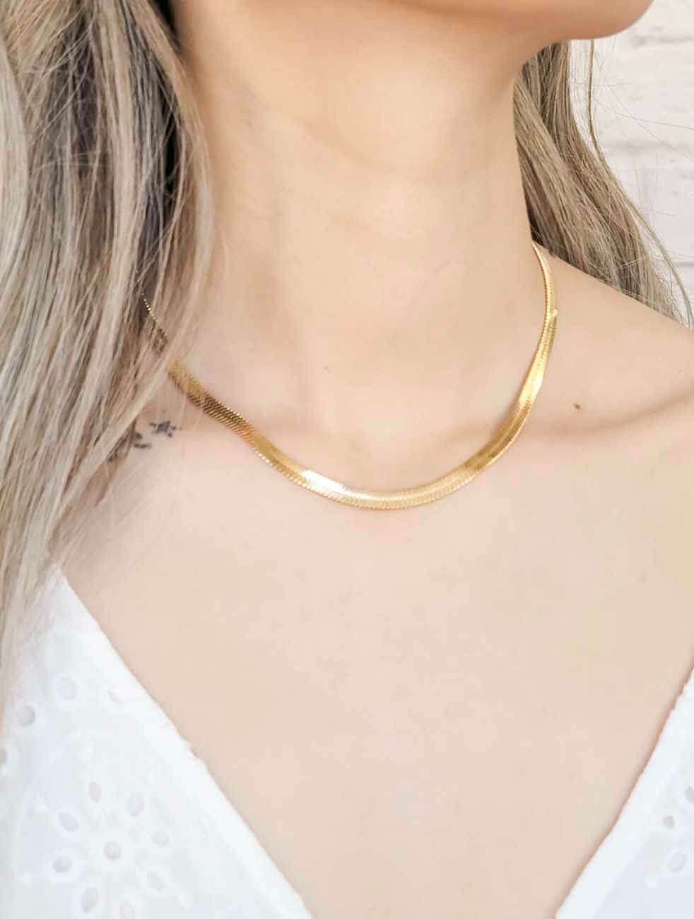 Herringbone Chain Necklace in Gold