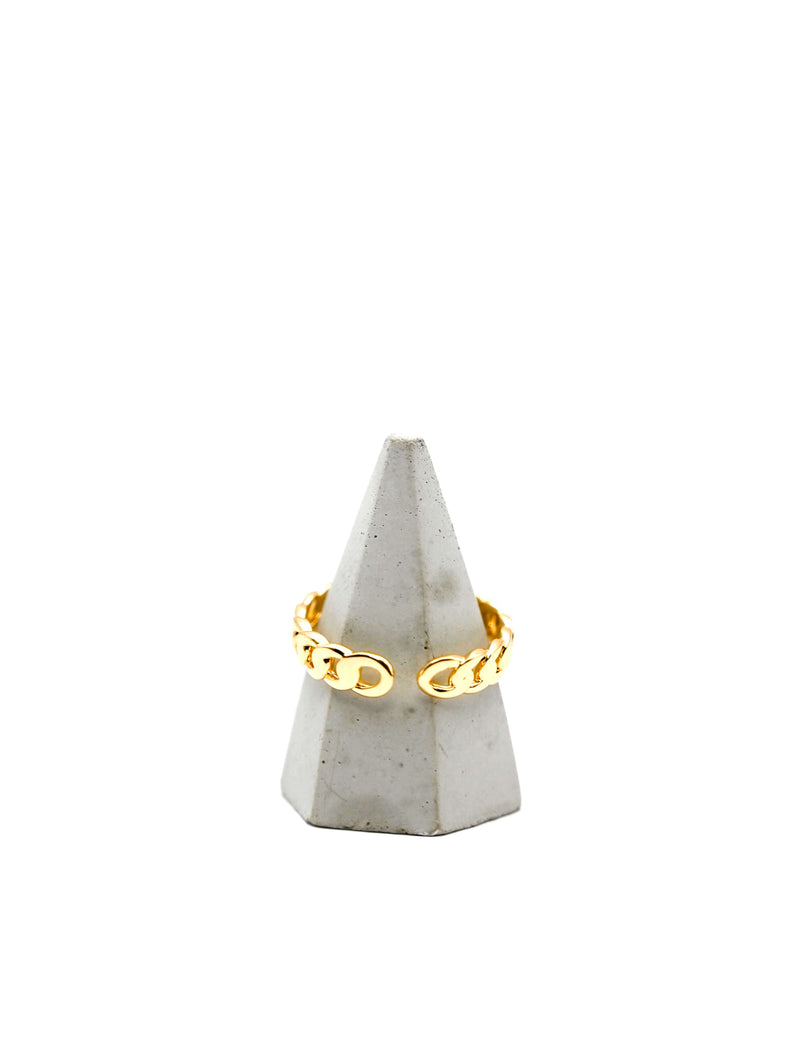 Curb Chain Ring in Gold