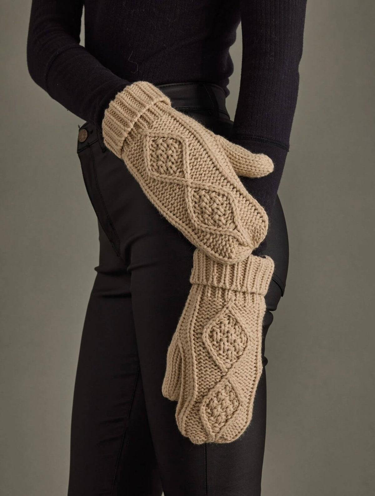 Cable Knit Mittens