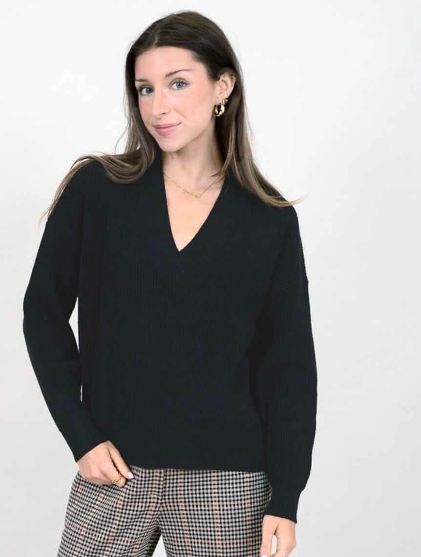Manuela V-Neck Sweater in Black