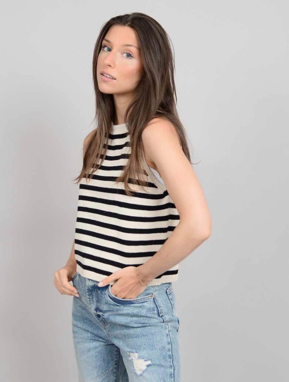 Varuna Sleeveless Crew Neck Tank