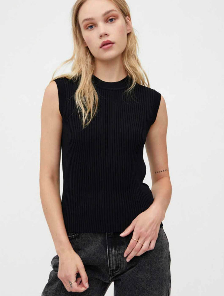 Sleeveless Ribbed Knit Top in Black