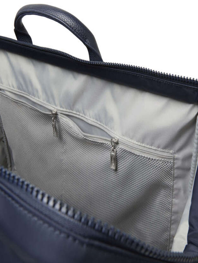 Baggallini Soho Duffel Bag in French Navy – JAYNE Boutique